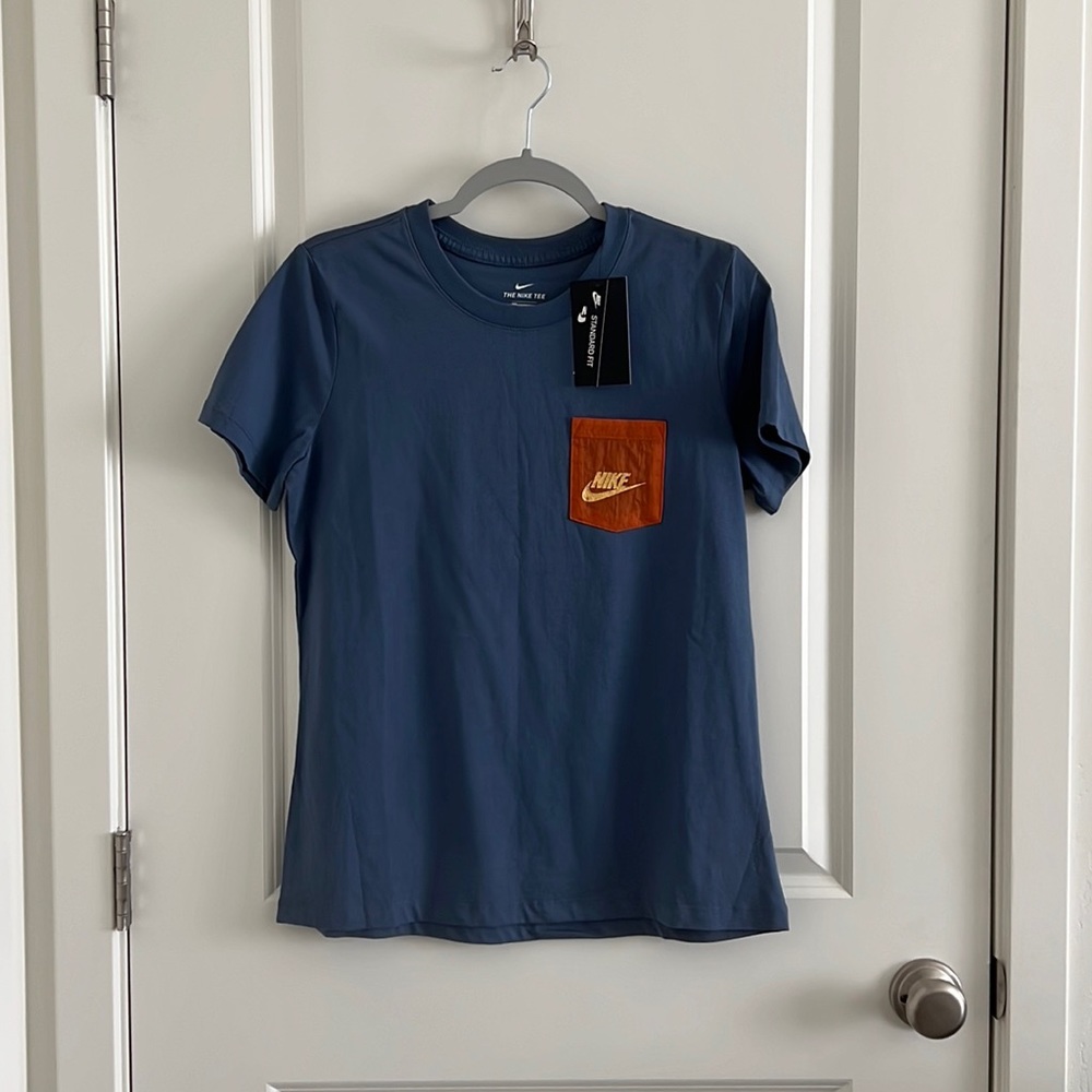 NWT Nike Women’s Casual T-Shirt - Blue (M)